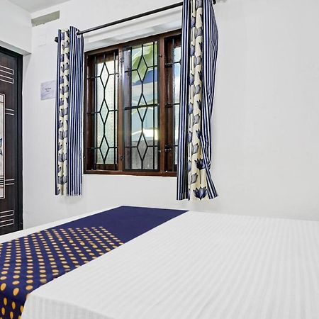 Spot On Blissful Villa Коччи Экстерьер фото