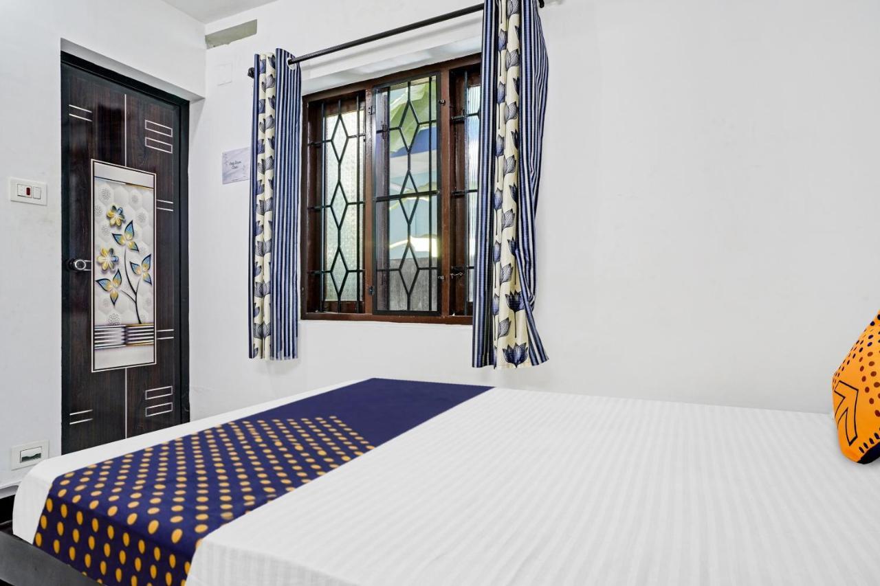 Spot On Blissful Villa Коччи Экстерьер фото