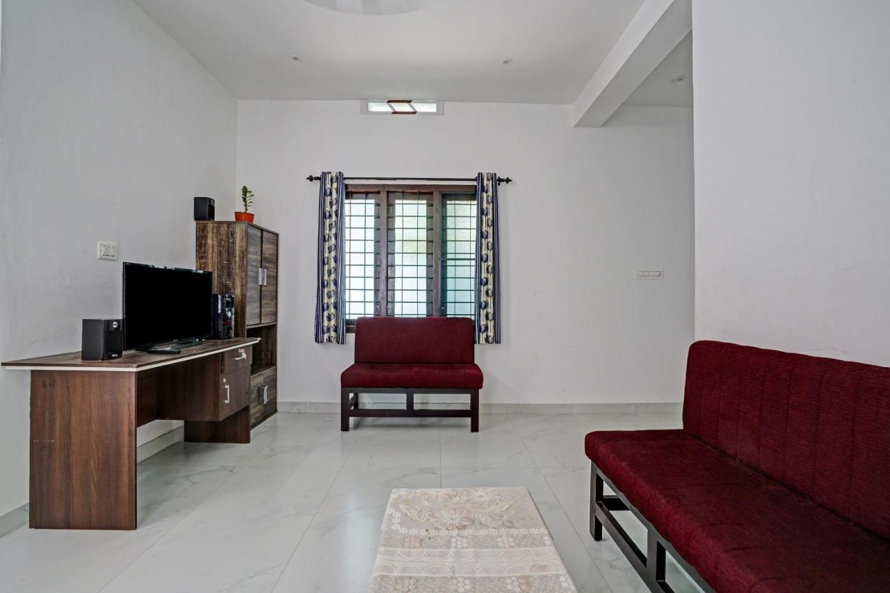 Spot On Blissful Villa Коччи Экстерьер фото
