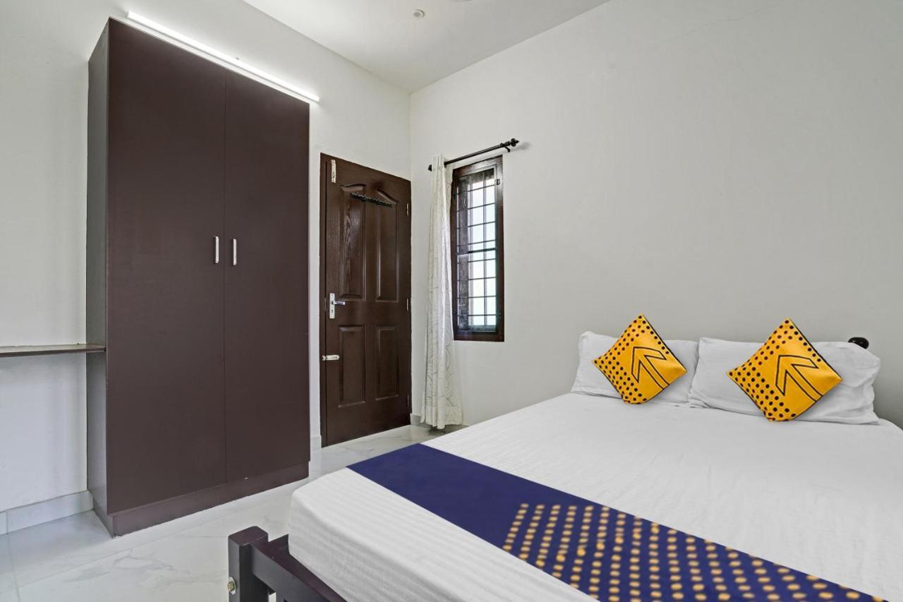 Spot On Blissful Villa Коччи Экстерьер фото