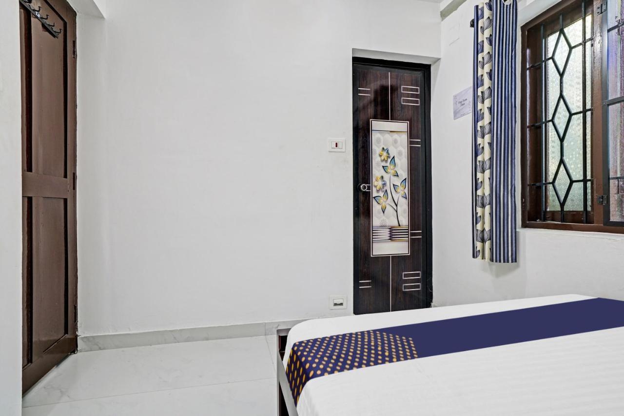 Spot On Blissful Villa Коччи Экстерьер фото